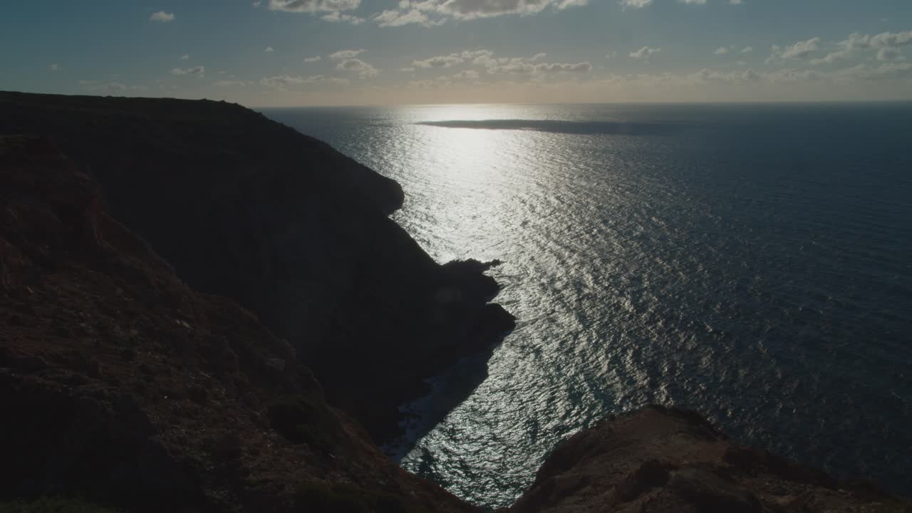 vista desde cabo espichel en arrecife o acantilado en portugal, día soleado vista estática de copyspace