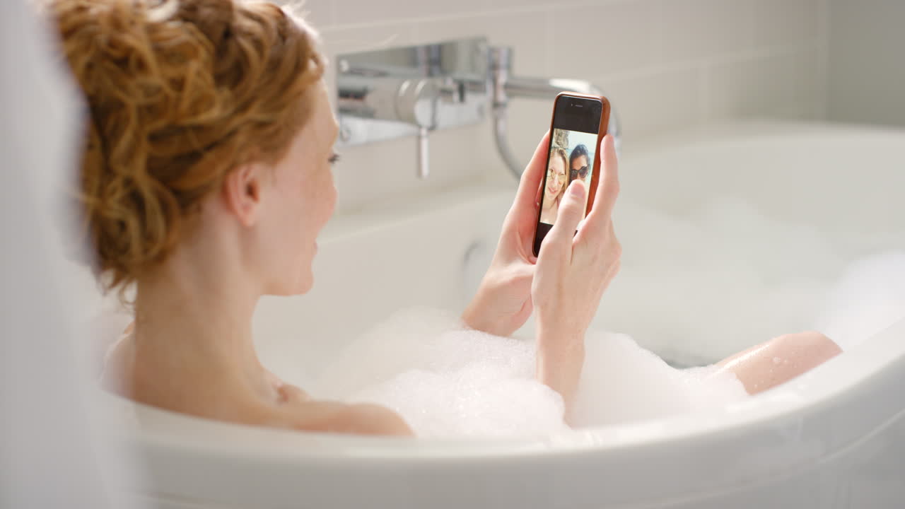 그녀의 근육을 편안하게 해주고