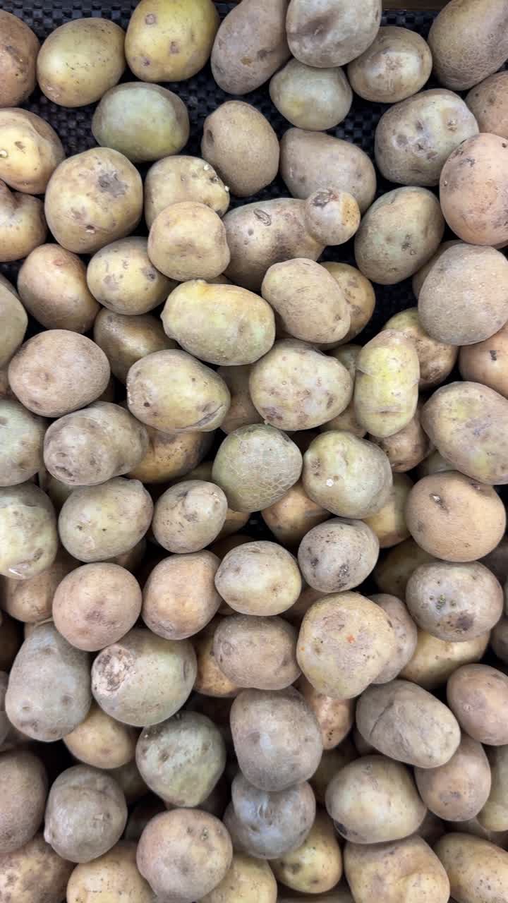 Primo piano di patate fresche e crude