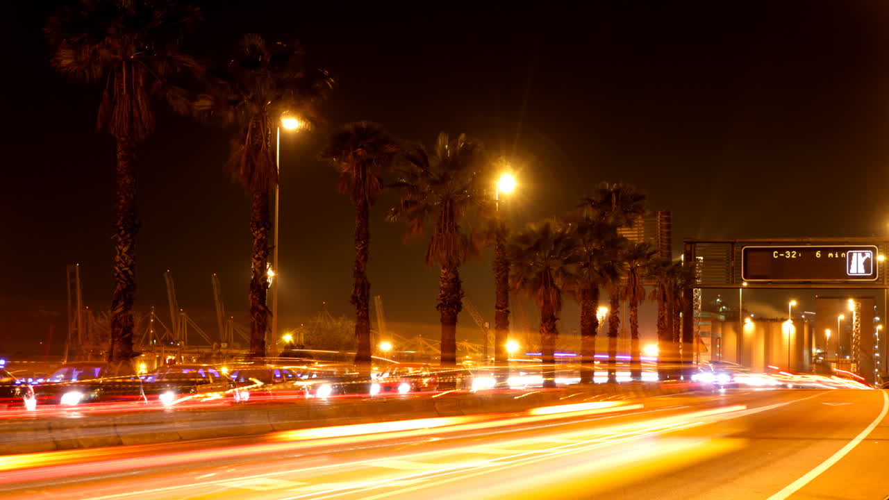 движение по автомагистрали 00