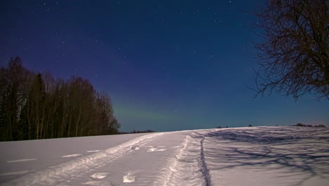 Time-lapse-shot-of-stars-and-northerns-lights