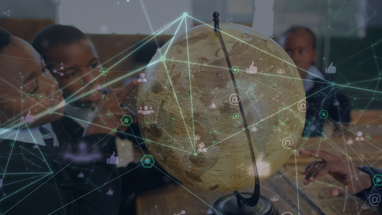 animación de la red de conexiones con iconos sobre alumnos afroamericanos con globo en la escuela