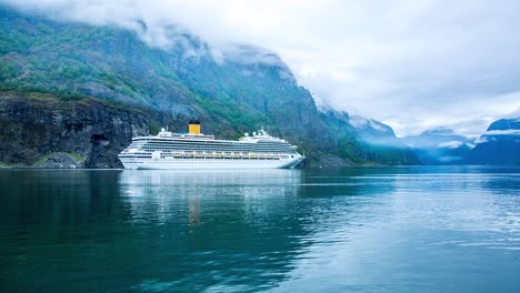 Cruise-Ship,-Cruise-Liners-On-Hardanger-fjorden,-Norway