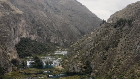 hermosas cascadas en huancaya - per?