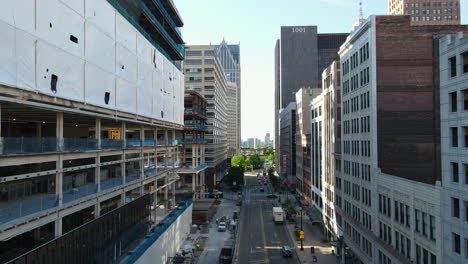 Sunrise-on-City-Buildings-In-Downtown-Detroit,-Michigan