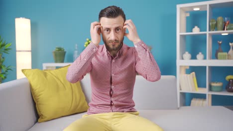 el hombre que dio la declaración de "no sé" está confundido y no sabe nada.
