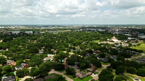 Una-Vista-De-Drones-Del-Vecindario-De-La-Bahía-De-Nassau-En-Texas