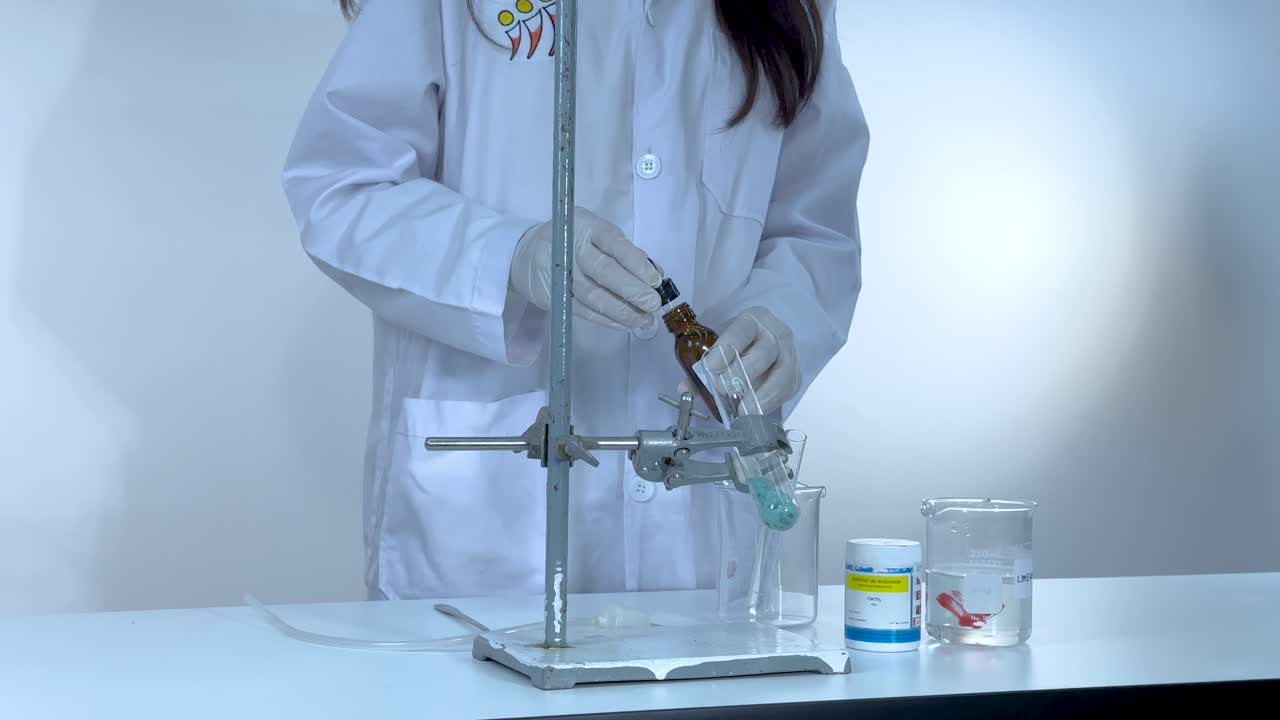 демонстрация химического эксперимента