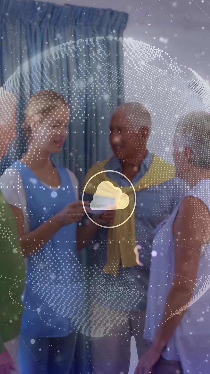 Video verticale: Donna che mostra un telefono, un globo che appare e un'icona a forma di nuvola che diventa gialla per una demo tecnologica.
