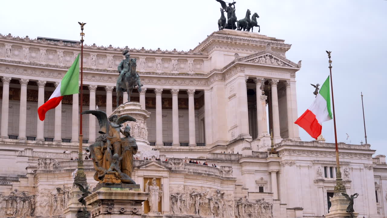Roma, Italia - 15 luglio 2022: vista sull'Altare della Patria, Monumento a Vittorio Emanuele II