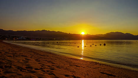 Lapso-De-Tiempo-Del-Sol-Saliendo-Sobre-Dahab,-La-Cálida-Costa-De-Egipto