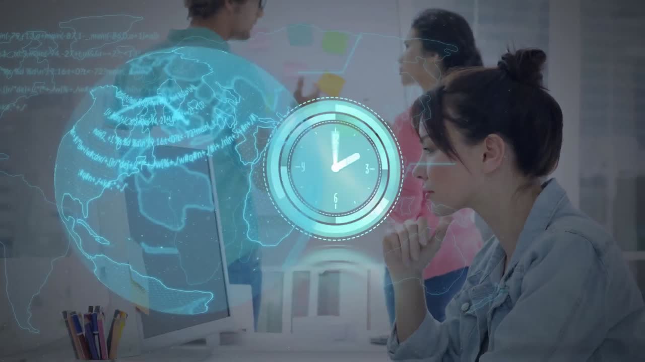 사무실에서 일하는 다양한 동료들에 대한 시계와 지구상 처리 데이터와 함께 스캐너의 애니메이션