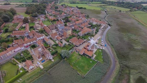 Aerial-drone-footage-of-Cley-Next-To-Sea,-and-the-surrounding-scenery,-Norfolk