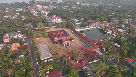 kerala famous temple aerial view vaikom mahadeva temple_vaikom town and backwaters vaikom town and backwaters 360 view