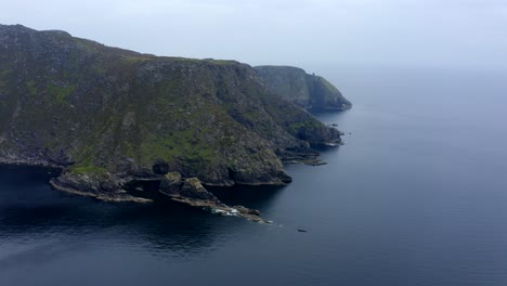 Acantilados-De-La-Liga-Slieve,-Carrick,-Condado-De-Donegal,-Irlanda