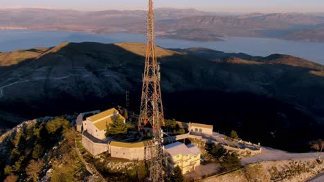 pantokrator, la montaña más alta de la isla de corfú, grecia