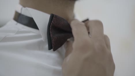 Enderezar-La-Corbata-Neod-Mariposa-Del-Traje-De-Novia---Cámara-Lenta