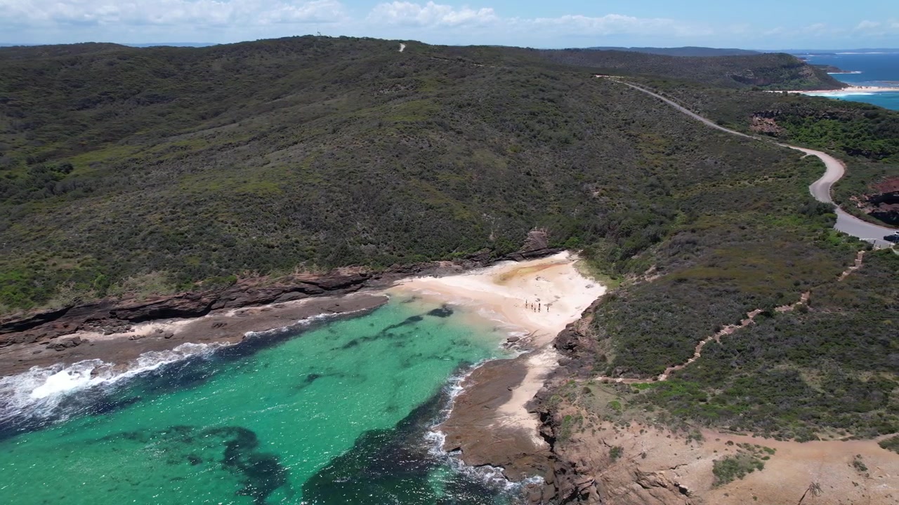 Ripresa con drone della spiaggia di Bongon nel Nuovo Galles del Sud, Australia