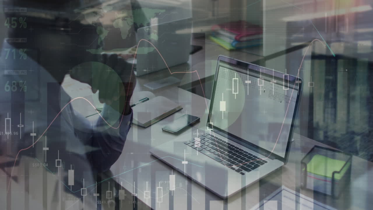 컴퓨터를 사용하는 아프리카계 미국인 사업가에 대한 금융 데이터 처리의 애니메이션