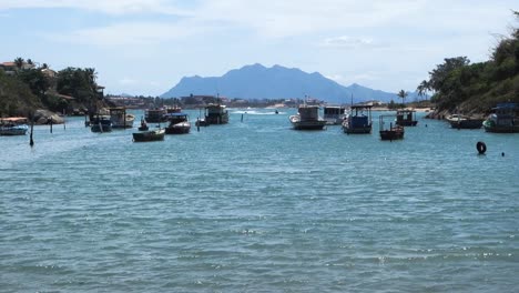 timelapse-of-fishermen-beach-on-sunny-day-in-Vila-Velha,-ES,-Brazil