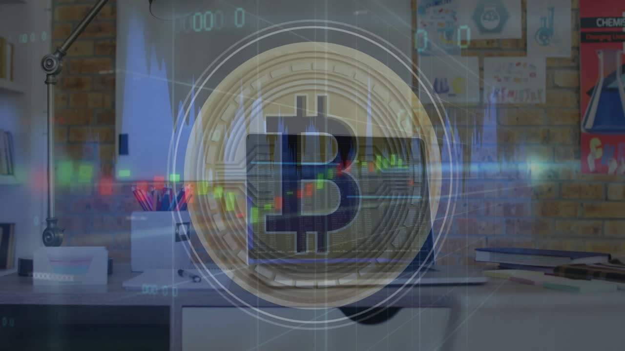 사무실에서 컴퓨터를 통해 비트코인 및 데이터 처리의 애니메이션