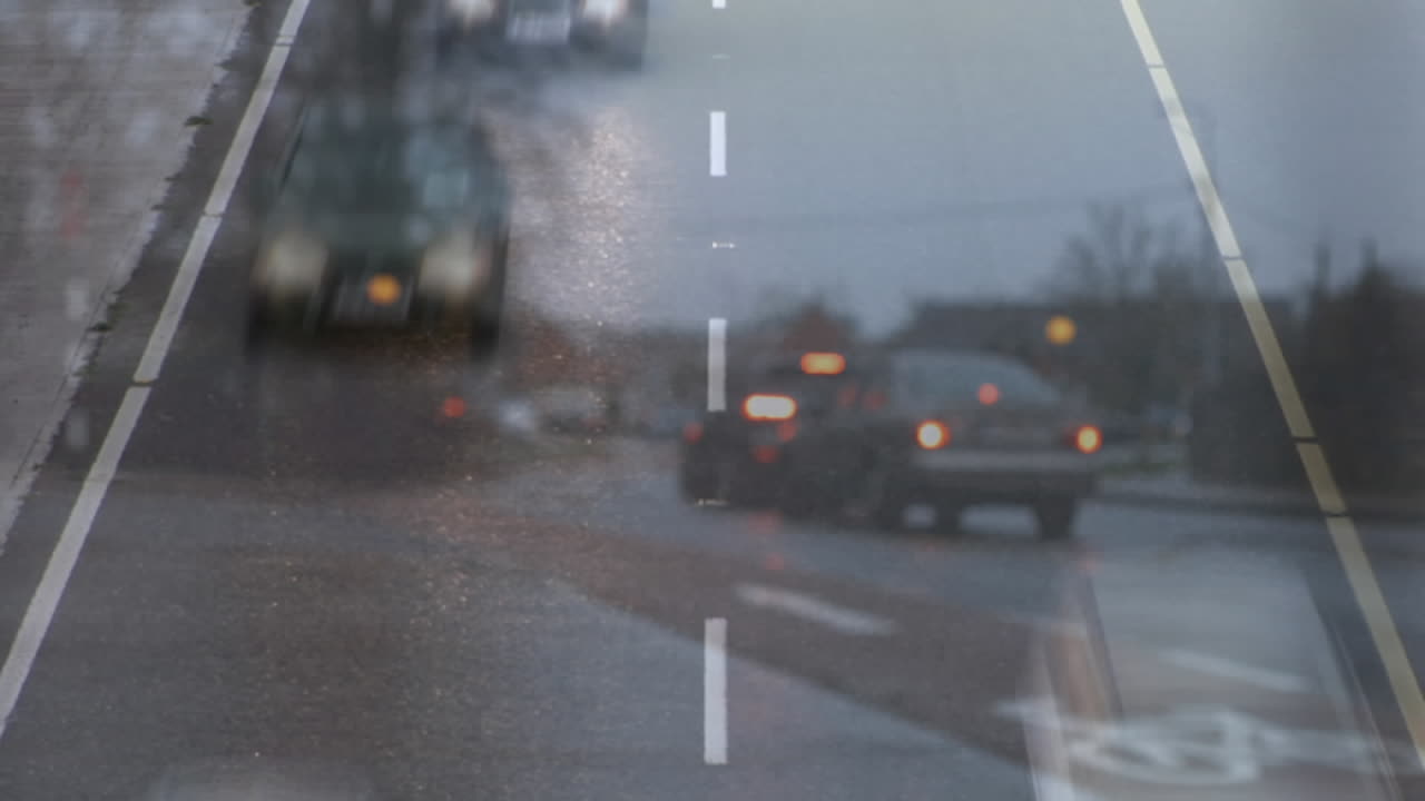 카메라 쪽으로 달리는 자동차