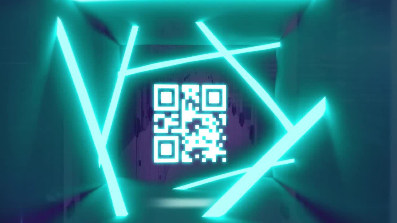 animación de neón brillante y código qr parpadeando sobre los servidores de la computadora