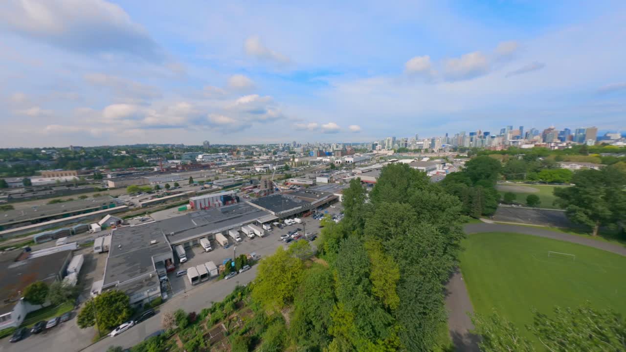 낮에 캐나다 밴쿠버에 있는 strathcona 동네와 그 주변의 공중 전망