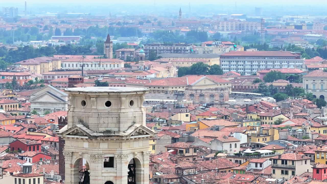 Torre dei Lamberti, Verona, Italia - Ripresa Aerea
