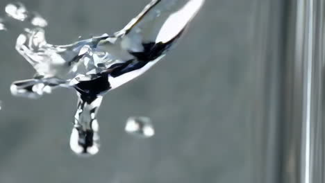 Dynamic Liquid Metal Flow