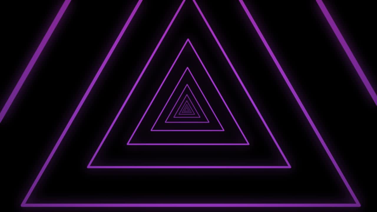 hermoso túnel de triángulo monocromático abstracto que se acerca. volando a través del brillante túnel triángulo de neón en fondo negro.