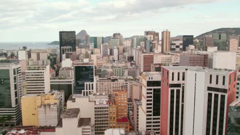 estableciendo diferentes edificios en el centro de río de janeiro brasil, vista aérea