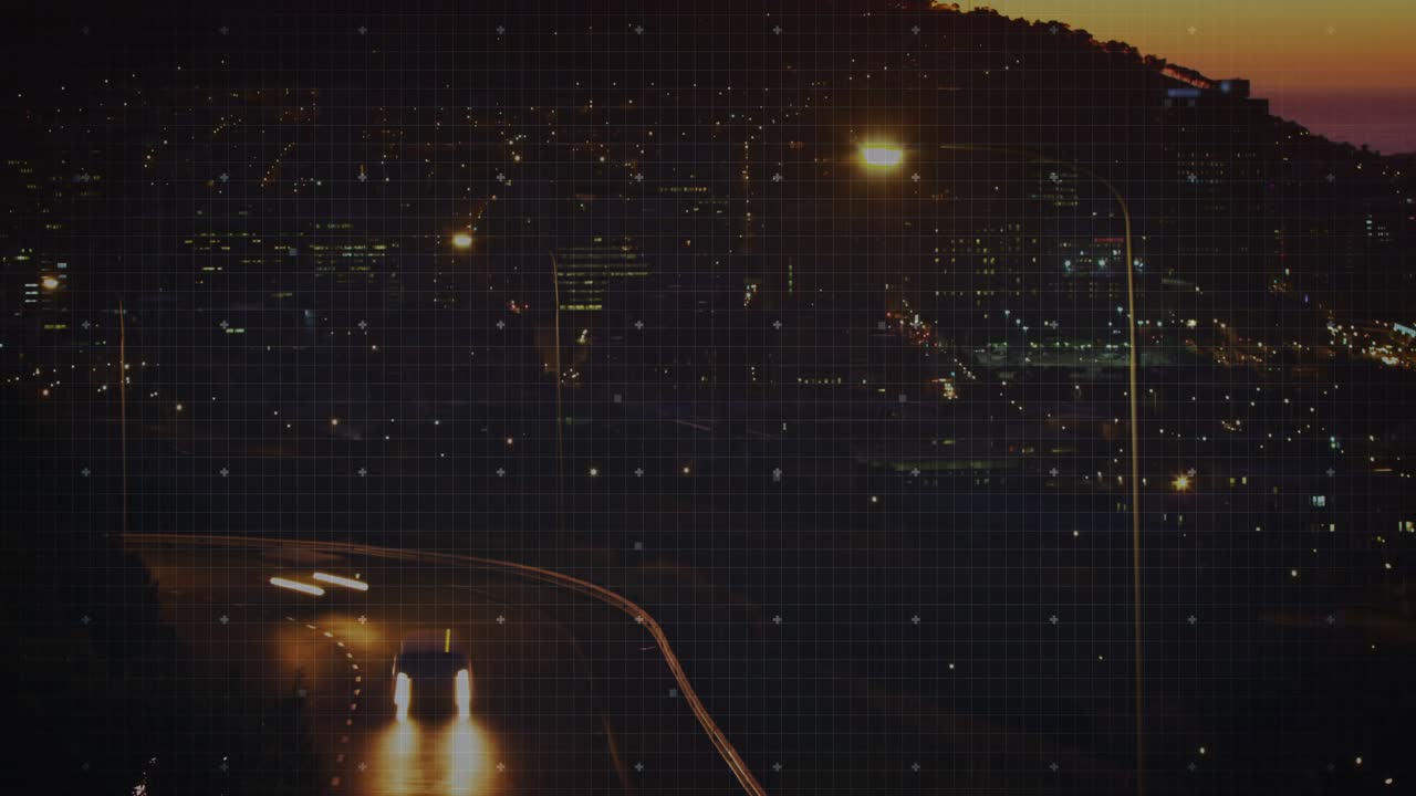 HUD circolare debole in dissolvenza, che si illumina e irradia anelli formando circuiti che mostrano i dati sul traffico