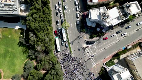 video 4k de protestas civiles en la ciudad de rehovot israel contra los cambios planeados del gobierno israelí al tribunal superior de justicia