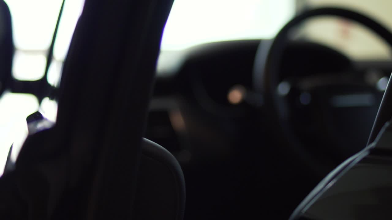 vista interior de un suv de lujo