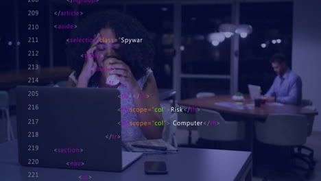 animación del procesamiento de datos financieros sobre diversas personas de negocios en la oficina