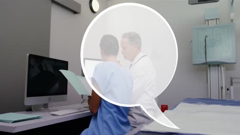 animación de burbuja de habla sobre diversos médicos utilizando la computadora