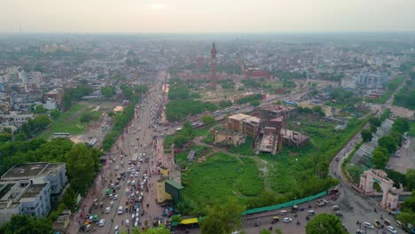 Husainabad-Uhrturm-Und-Bada-Imambara-Indien-Architekturansicht-Von-Der-Drohne