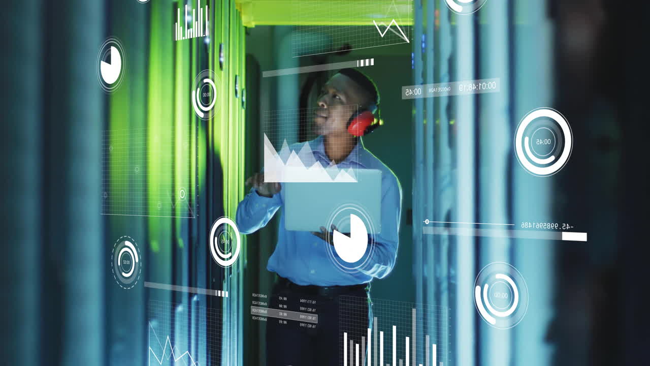 animación de procesamiento de datos financieros sobre empresario afroamericano en la sala de servidores