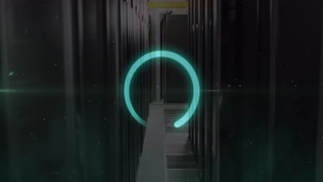 animación de escáner redondo de neón y partículas blancas contra la sala del servidor de computadora