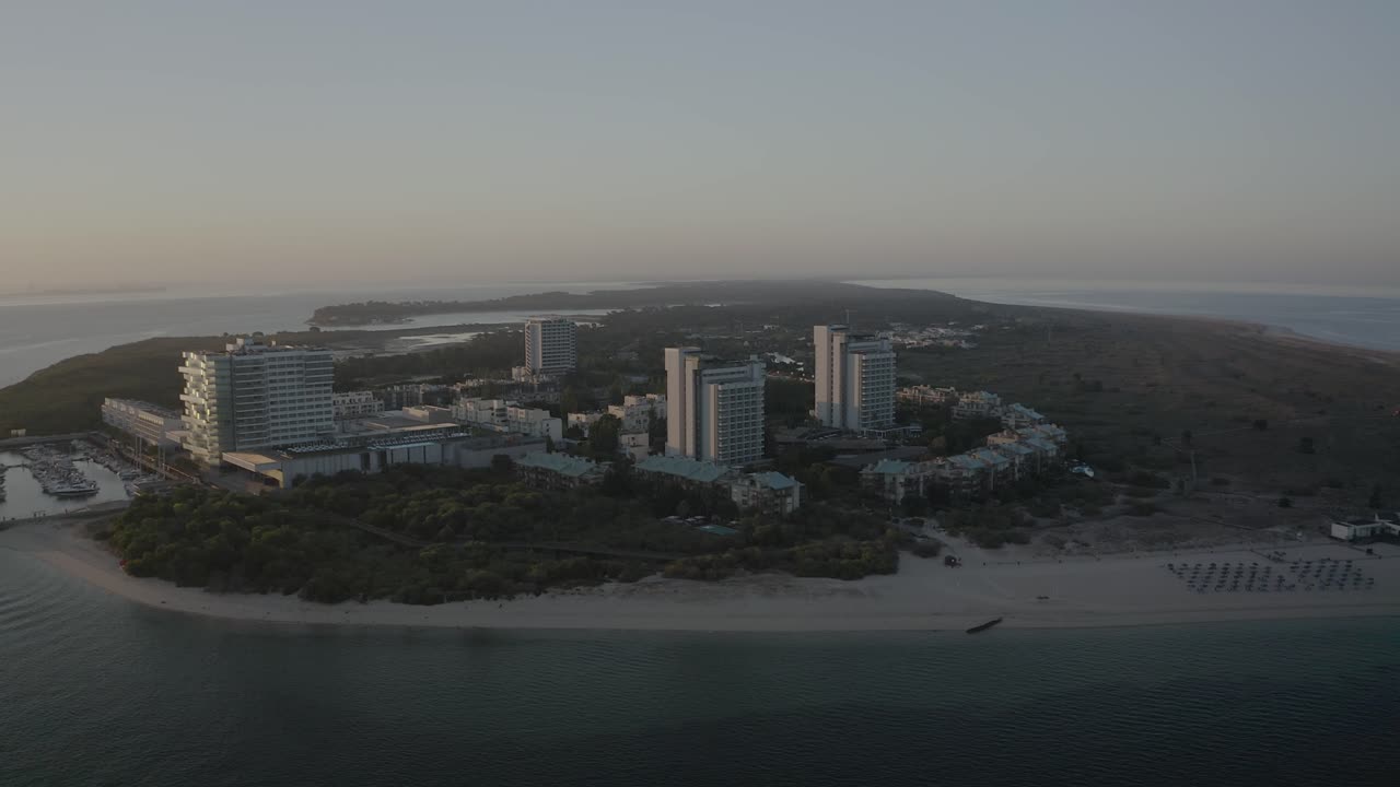 자연과 아름다움의 섬, 열대 섬의 멋진 공중