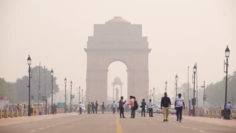 wide shot of india gate