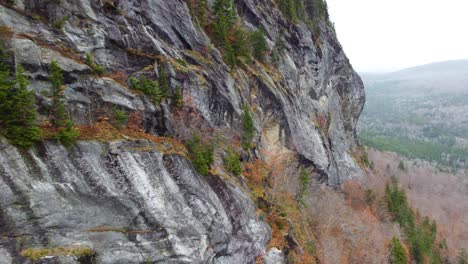 Aerial-of-White-Mountain-and-forest-of-New-Hampshire-in-the-autumn-in-USA