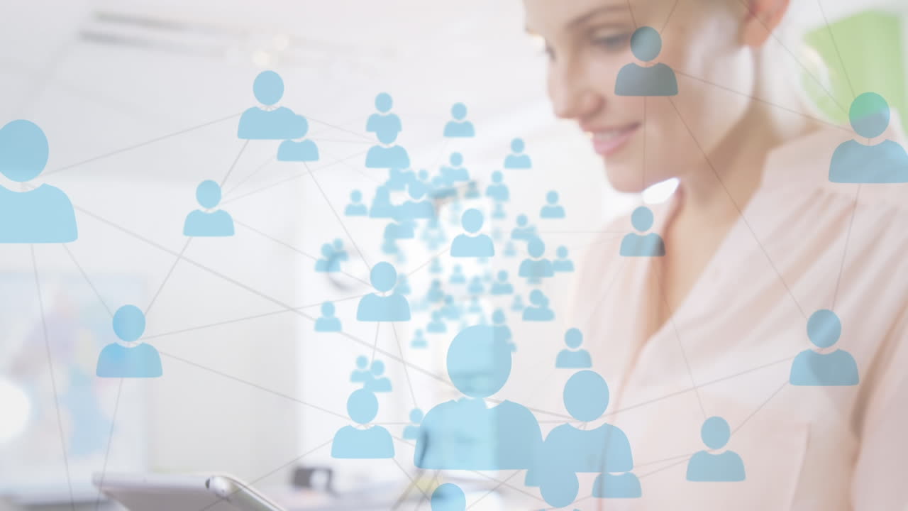 学校でデジタルタブレットを使用する白人女性教師のプロフィールアイコンのネットワークのアニメーション