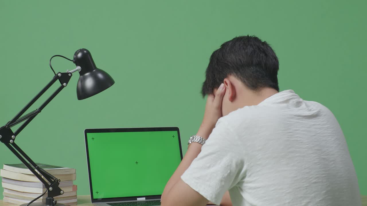 스트레스를 받는 학생