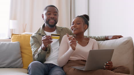 couple shopping online