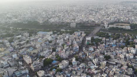 vista aérea del río musi, que divide la histórica ciudad vieja de la ciudad nueva