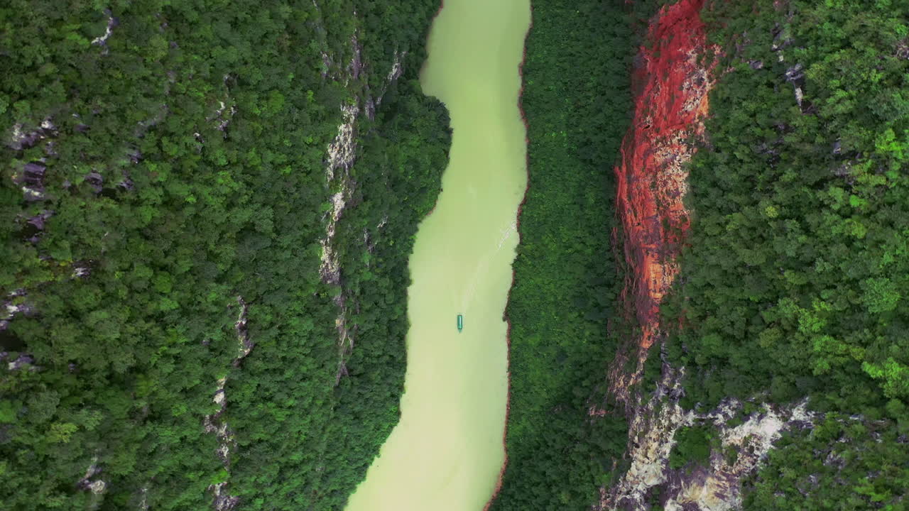 el verde nunca ha parecido más impresionante.