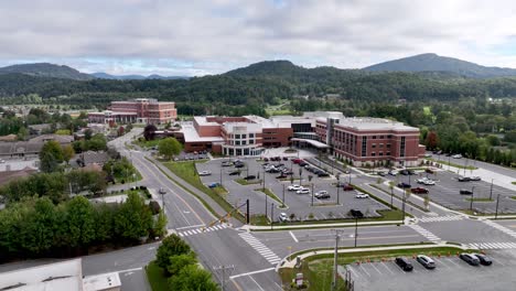 aerial-push-in-to-appalachian-regional-hospital-in-boone-nc,-north-carolina-near-blowing-rock-nc,-north-carolina