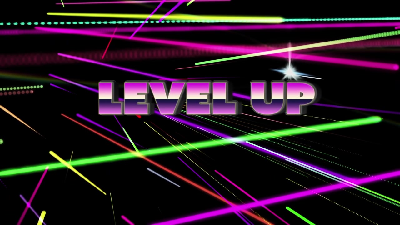 Animation af Level Up-tekst over lysspor på sort baggrund